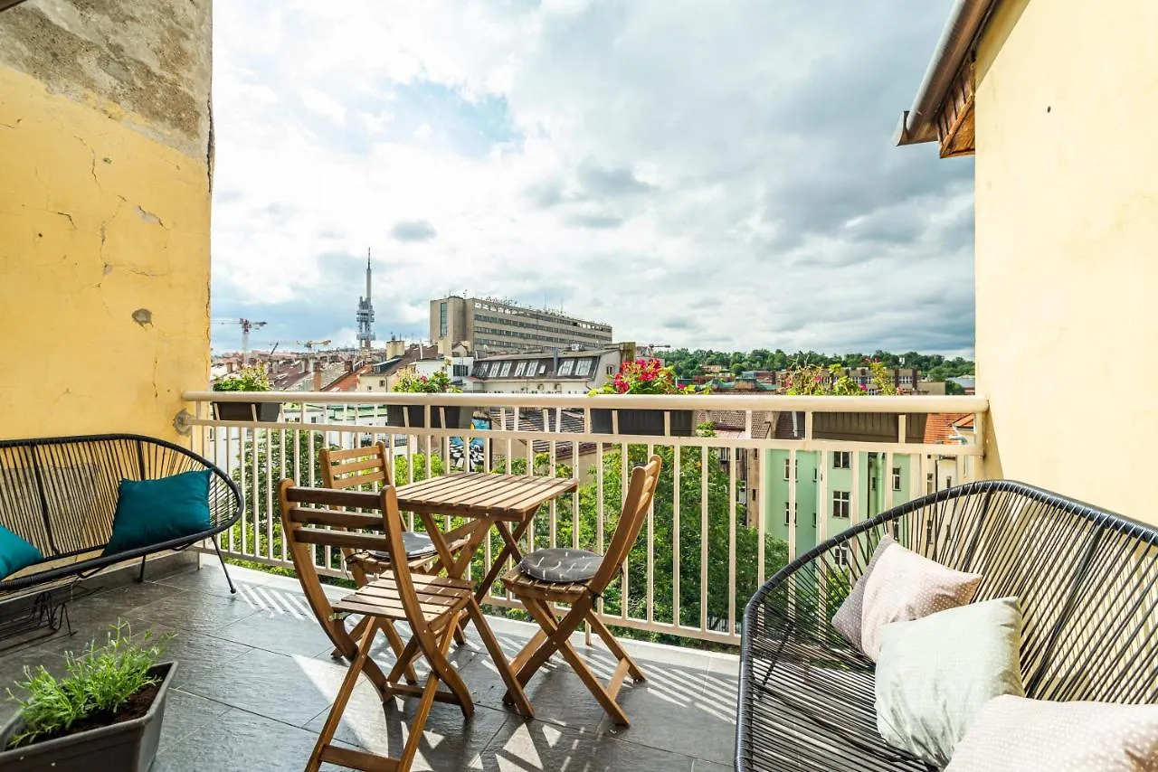 Central, Spacious, Modern 5 Bedrm Duplex W/Balcony Praga Repubblica Ceca