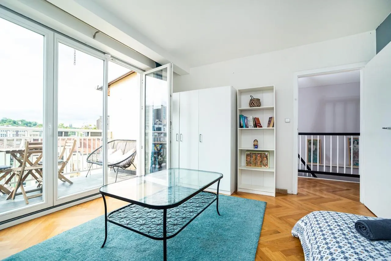Central, Spacious, Modern 5 Bedrm Duplex W/Balcony Praga Appartamento