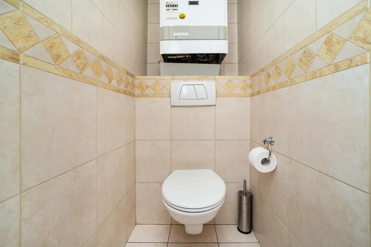Central, Spacious, Modern 5 Bedrm Duplex W/Balcony Praga Appartamento